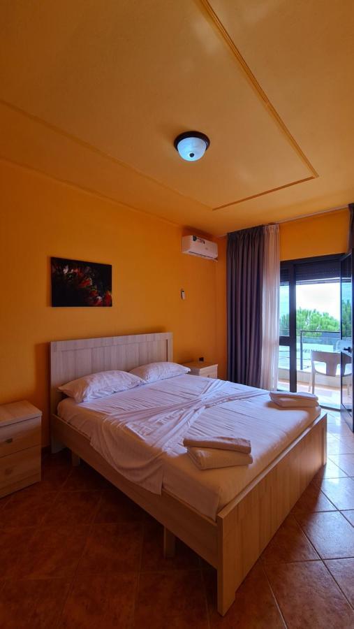 Heming-Way Hotel Durrës Buitenkant foto