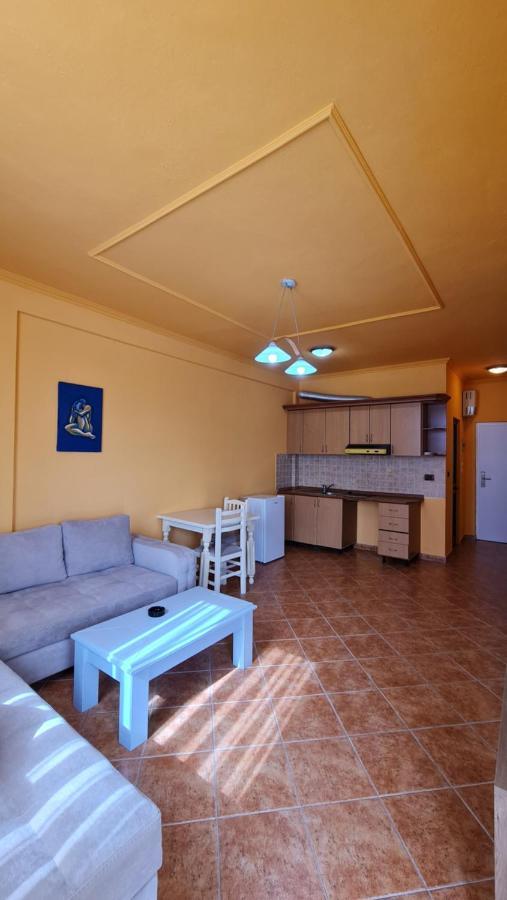 Heming-Way Hotel Durrës Buitenkant foto