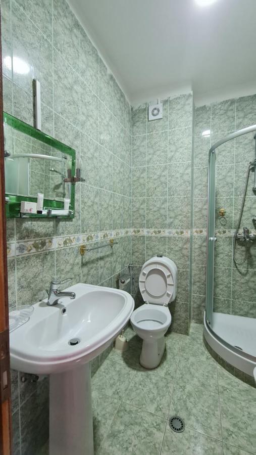 Heming-Way Hotel Durrës Buitenkant foto